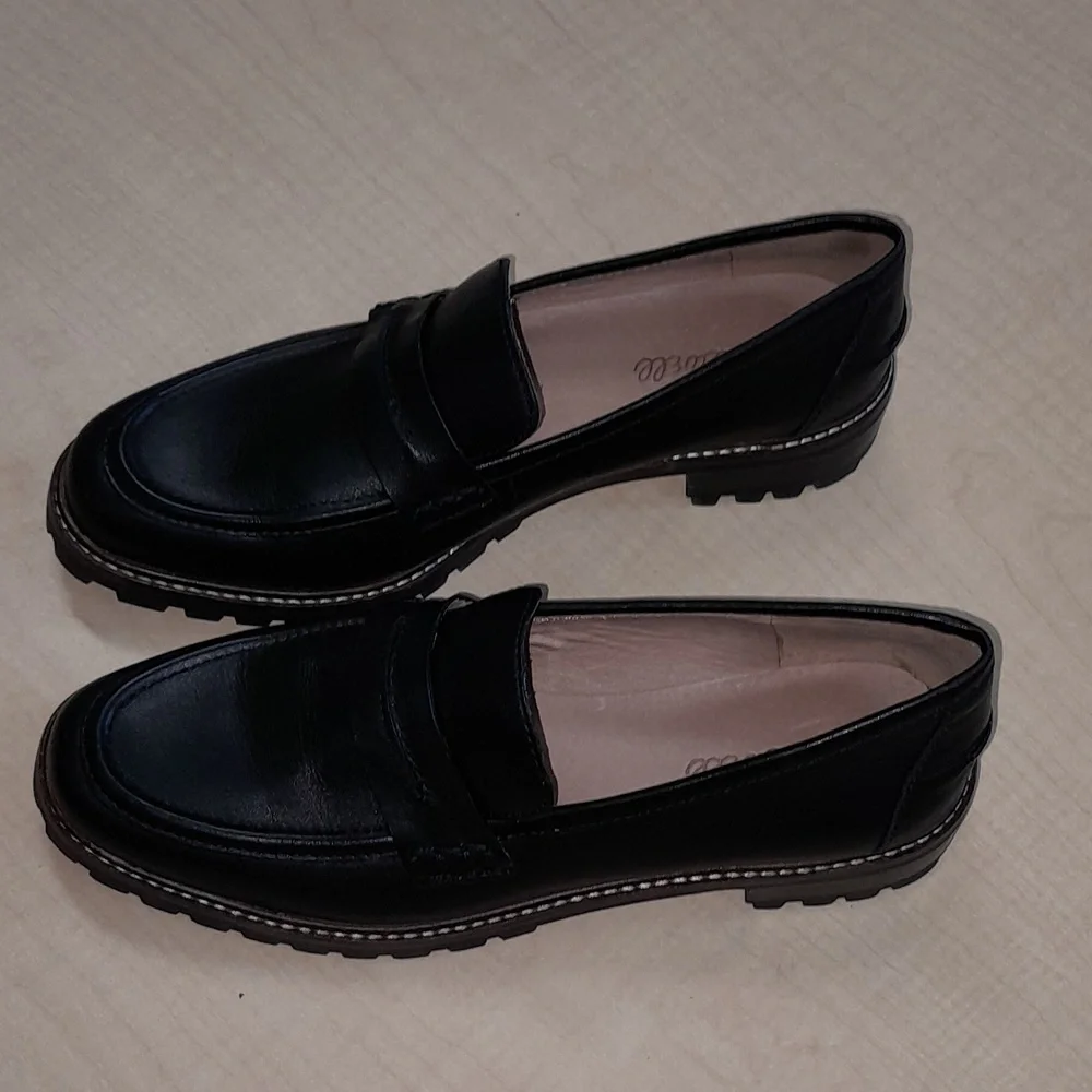 NWOT BLACK Leather Lugsole Loafers Size 8 - Picture 8 of 17